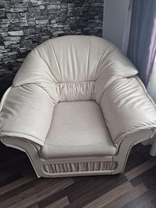 Canapea extensibilă din piele