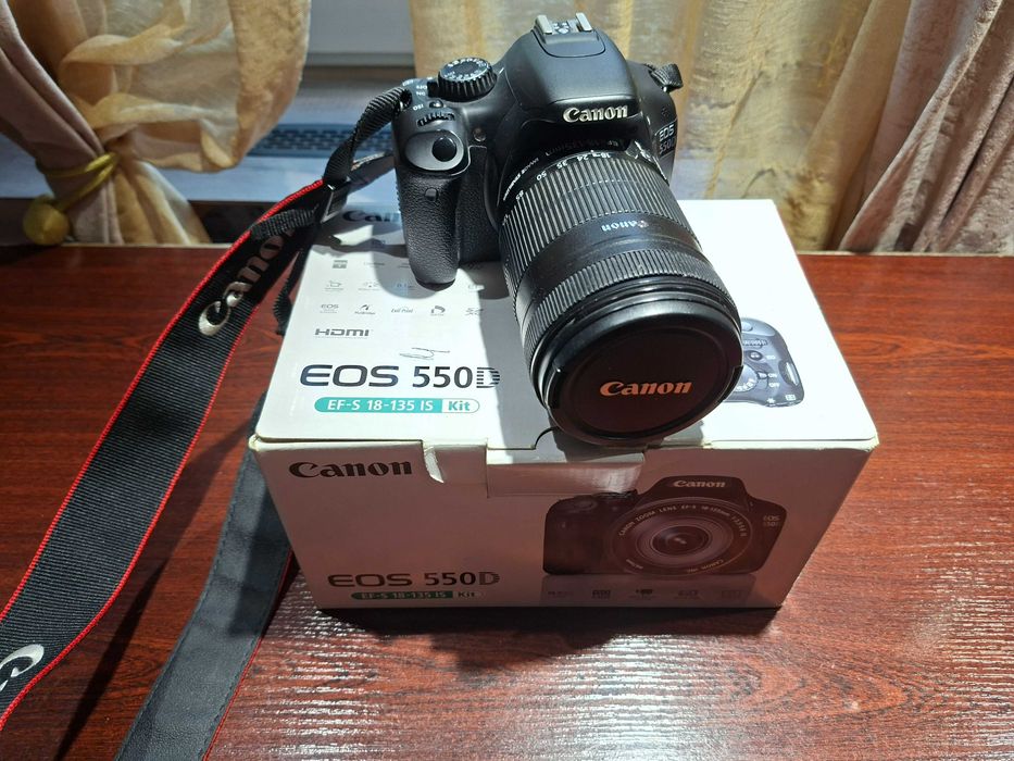Фотоаппарат Canon EOS 550D