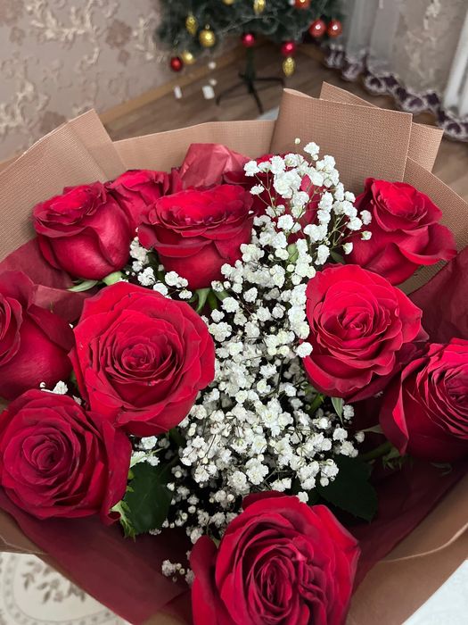 Продам цветы метровые розы 11 штук