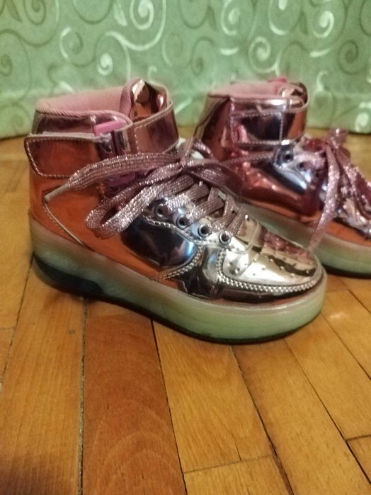 Ghete fete cu role Heelys