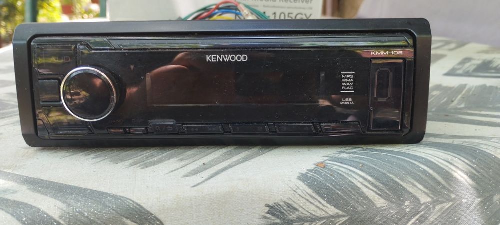 Продавам радиоресирвър Kenwood