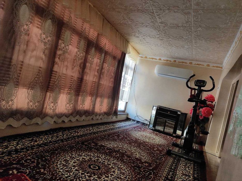 3 хонали квартира сотилади 3/2/2 Паркент (ремонти янги)