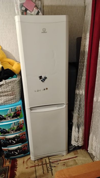 Холодильник INDESIT
