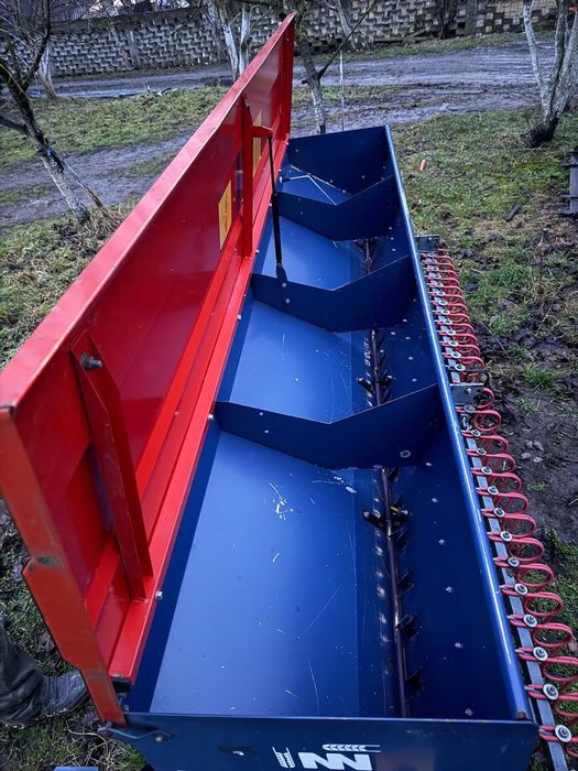 Vând semănătoare și mig de imprastiat