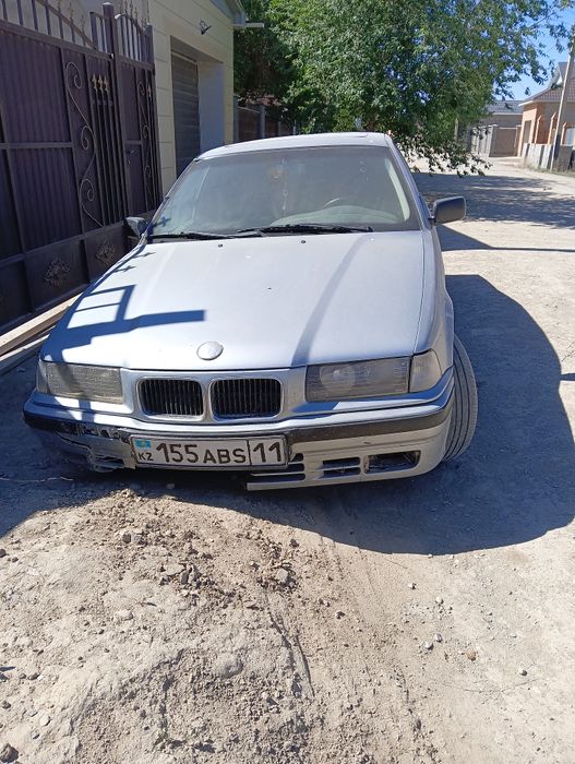 Продам машину  БМВ