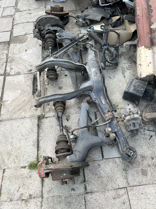 Е34 запчасти бордачок балка