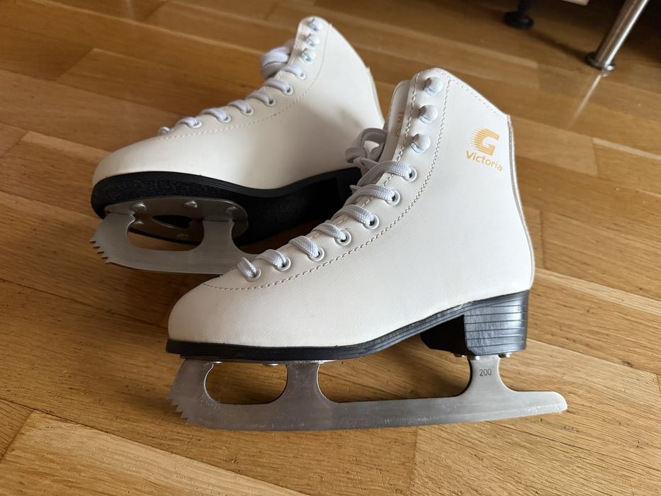 Patine GRAF marimea 33 stare foarte buna