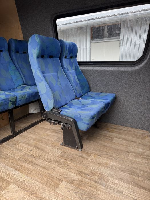 Vand 2 banchete de microbuz
