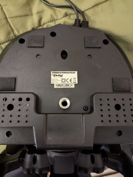 THRUSTMASTER TMX PRO volan si pedale de gaming PC si XBOX