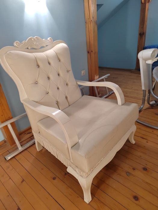 Холно обзавеждане