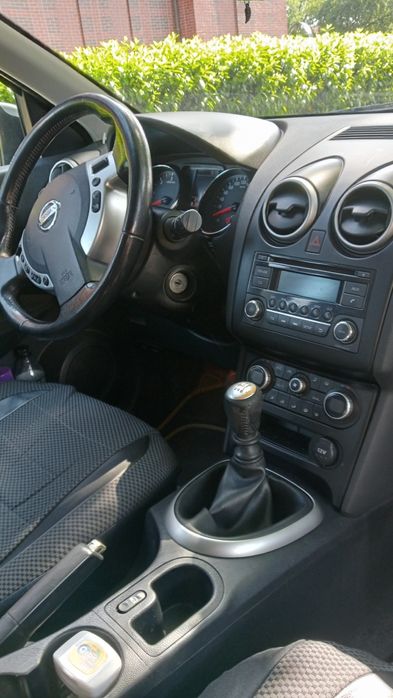 Vând autoturism Nissan Qashqai din 2011 diesel motor  1461 cmc.