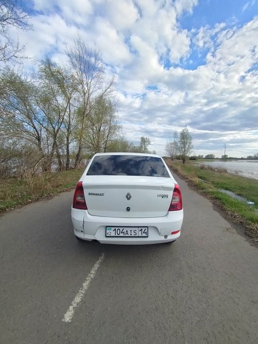 Продам Рено Логан 2013г