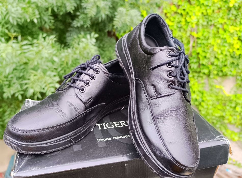 Юношески кожени черни обувки