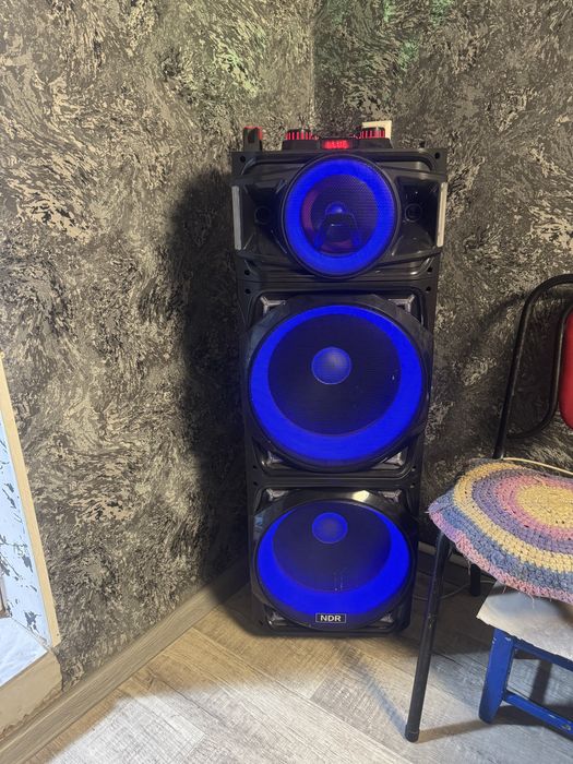 Колонка блютуз с двумя микрофонами