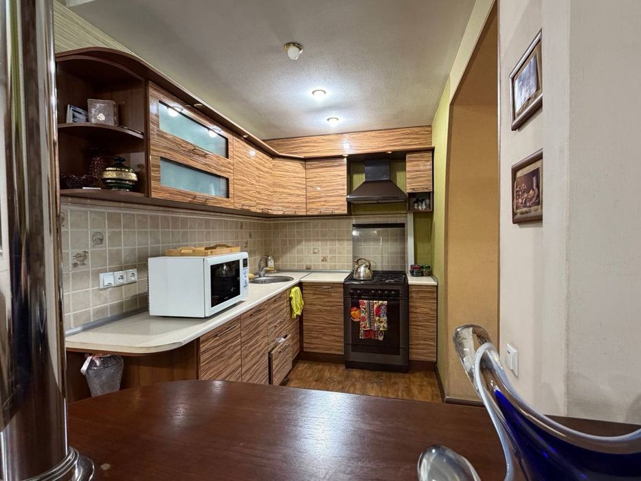 Продажа квартиры Ц-7 мирабадский район Цум 2в3/2/4 кирпичный