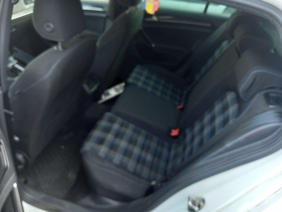 Dezmembrari golf 7 gte 1.4 tsi automat piese golf 7 gte  volan faruri aripi capota hayon interior plafon negru  roti jante cauciucuri  etrieri cutie