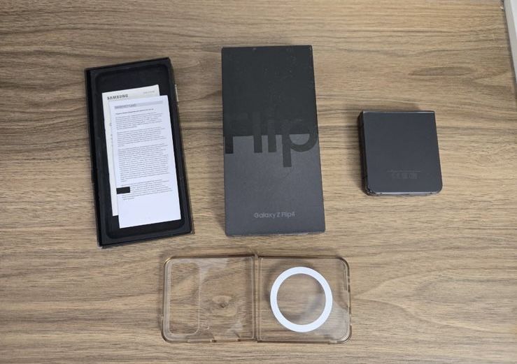 Samsung Z flip 4 идеал срочно