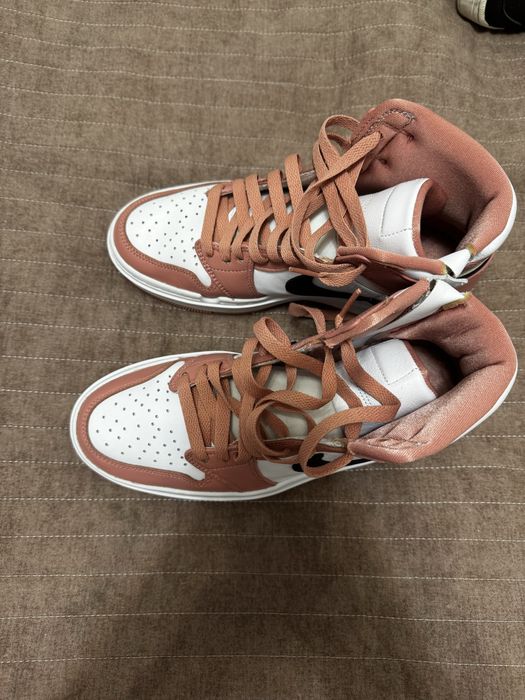 Кроссовки Nike Джорданы