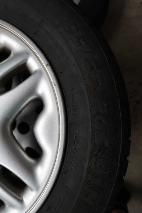 Jante cu cauciucuri de vara si piulite