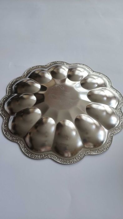 Метално плато за яйца с 12 гнезда