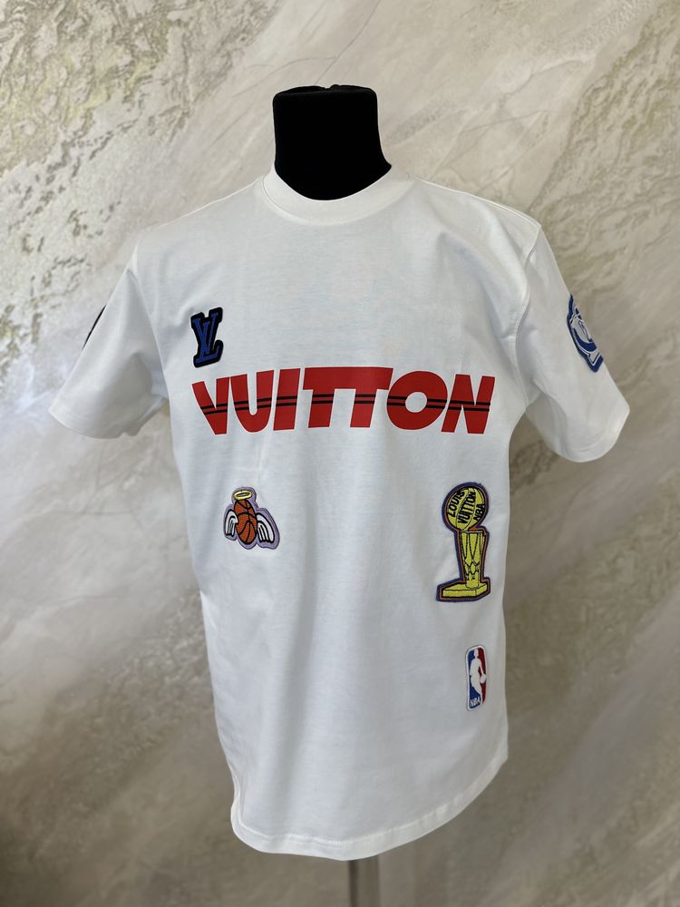 Men's Louis Vuitton x NBA Crossover Round Neck Printing Short Sleeve Black 1A8XEB US L