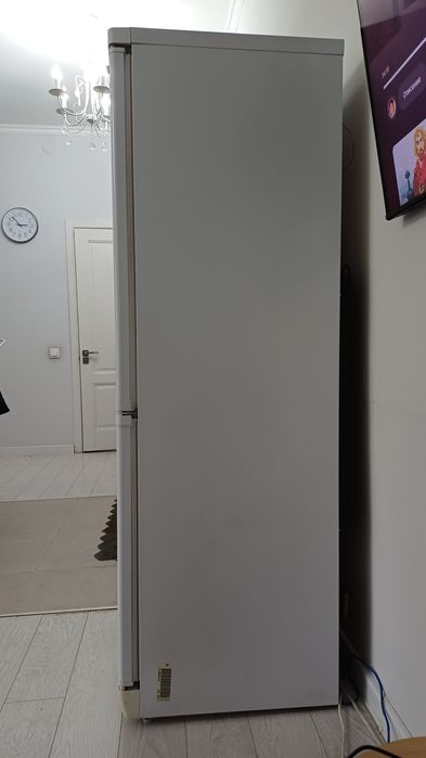 Холодильник Indesit