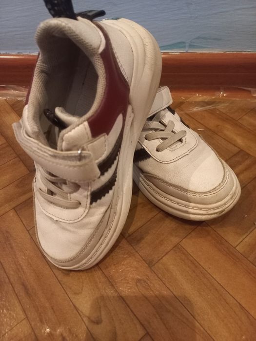 Продам детский кроссовки на мальчика