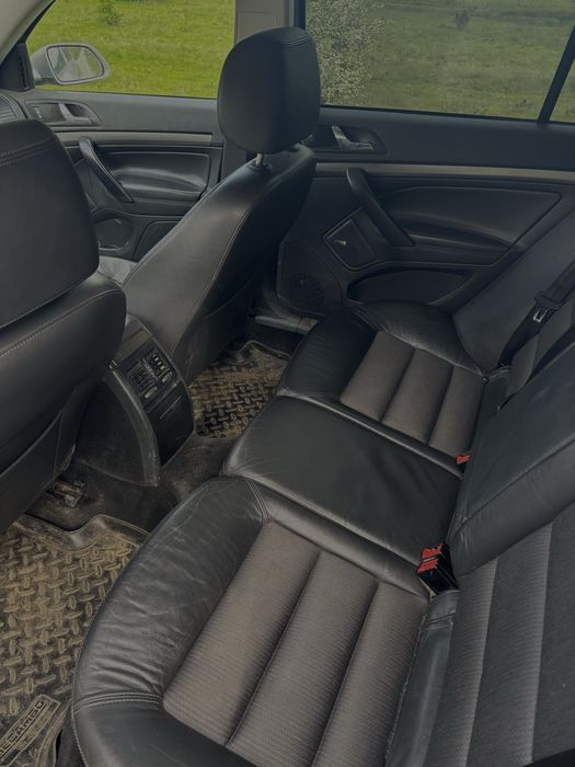 Vând Skoda Octavia II