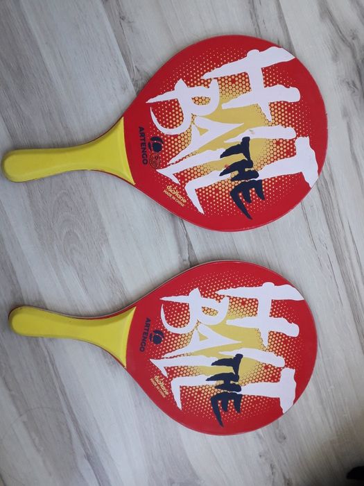 Хилки за тенис на открито