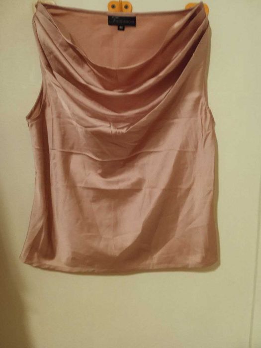 продается костюм юбка и пиджак и костюм тройка