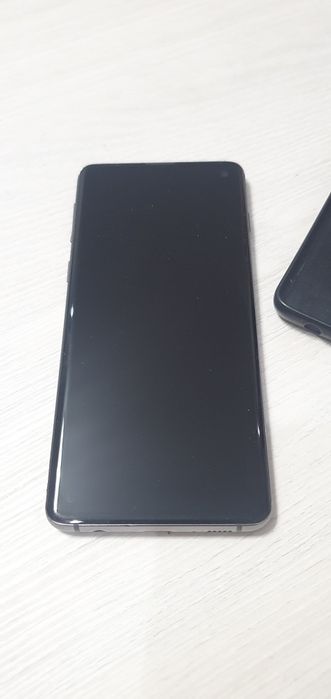 Самсунг        s10