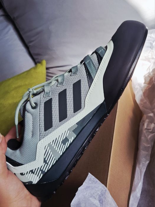 Чисто нови Adidas Terrex