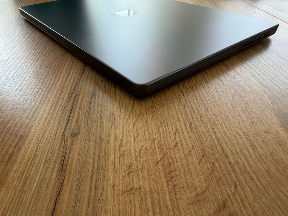 MacBook Pro 16" M3 PRO 12-CPU, 18-GPU, 36GB RAM, 512GB SSD