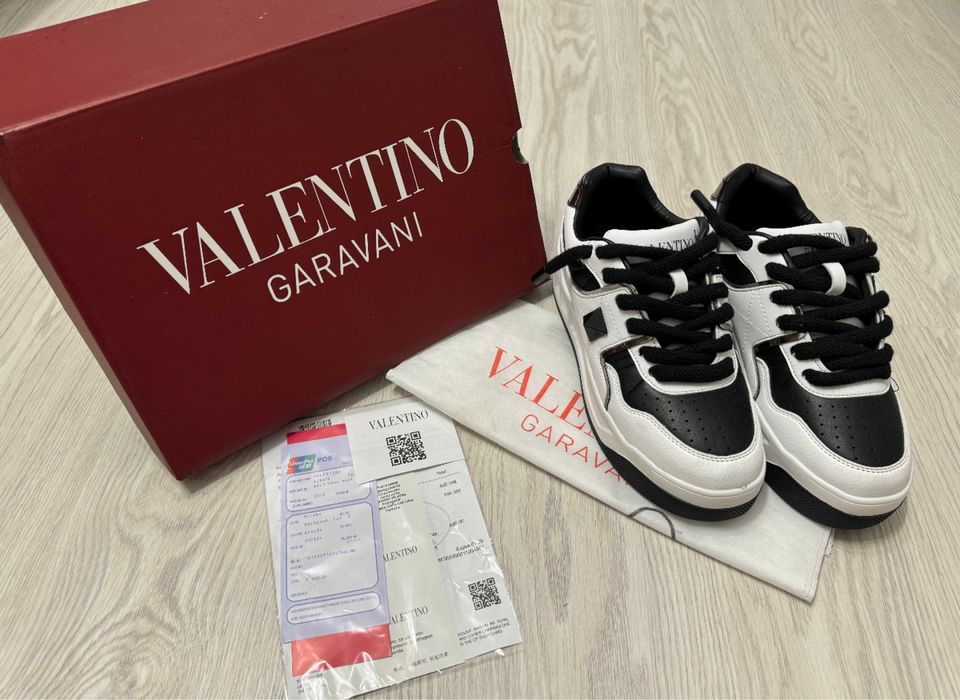 Nou! Valentino garavani