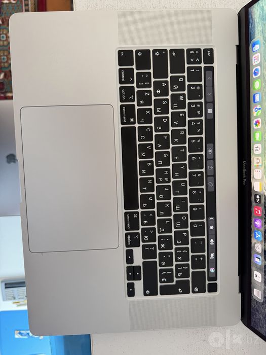 Macbook pro 16inch/i7/16/512