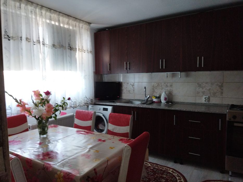 Vand urgent mobila bucatarie