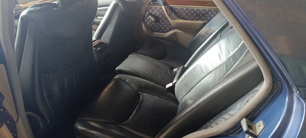 Срочно Продам авто. Мерседес бенз Е 230