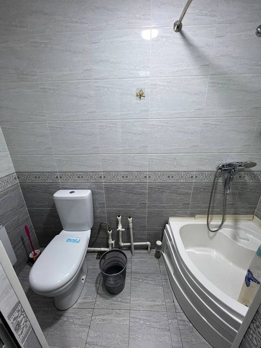 Сдаётся долгосрочное аренду, 1 ком на участке на Яшнабадском  Районе