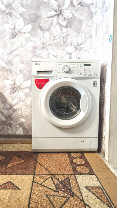 Продам стиральную машинку LG 5кг  в отличном состоянии