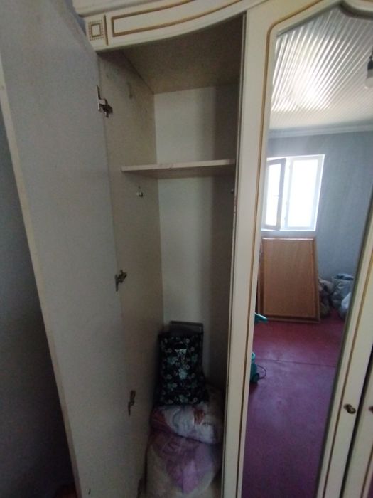 Есть шкаф в отличном состоянии