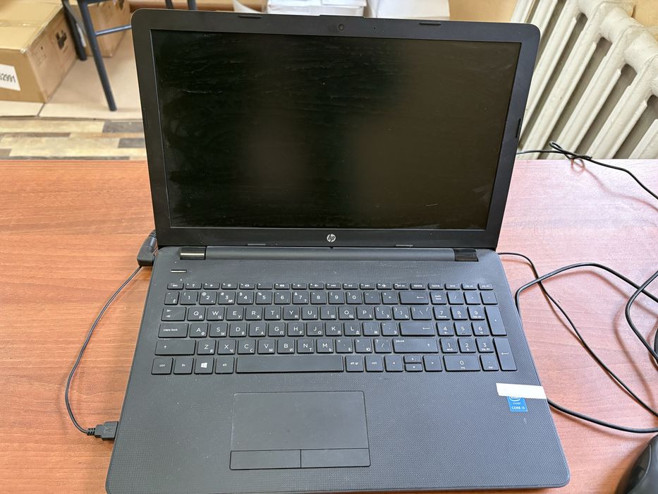 Ноутбук HP i3 5005U 4GB