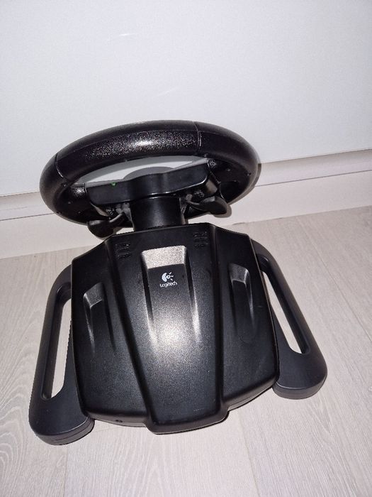 Vând Volan Logitech Driving Force Wirless!