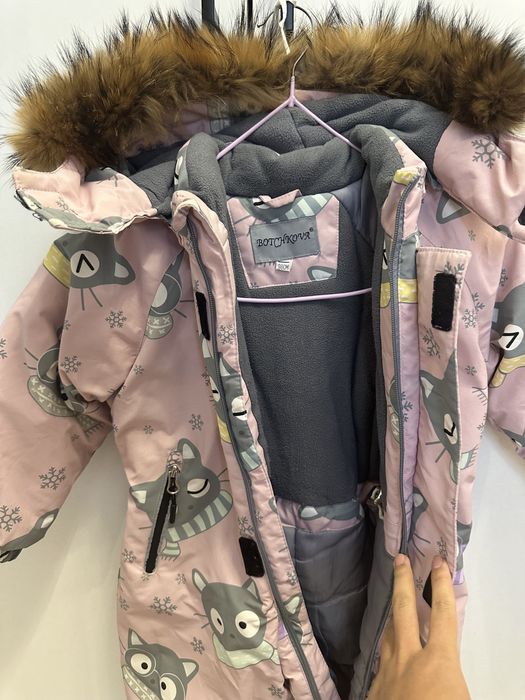 Продам детские комбинезоны и куртки