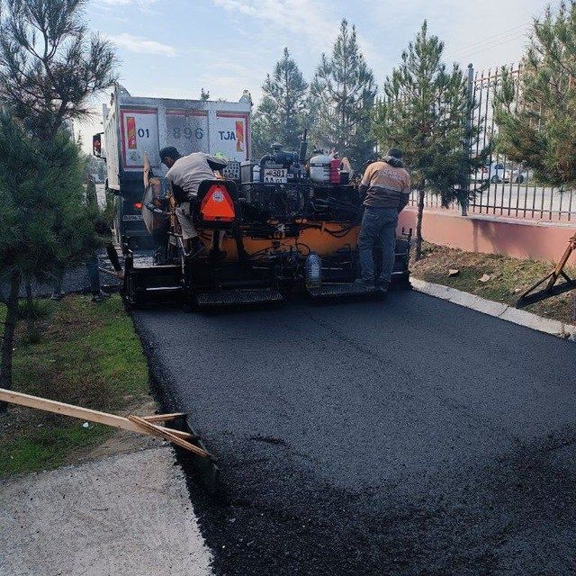 "Профессиональные Асфальтные Работы"

· Услуги:
  · Укладка нового асф