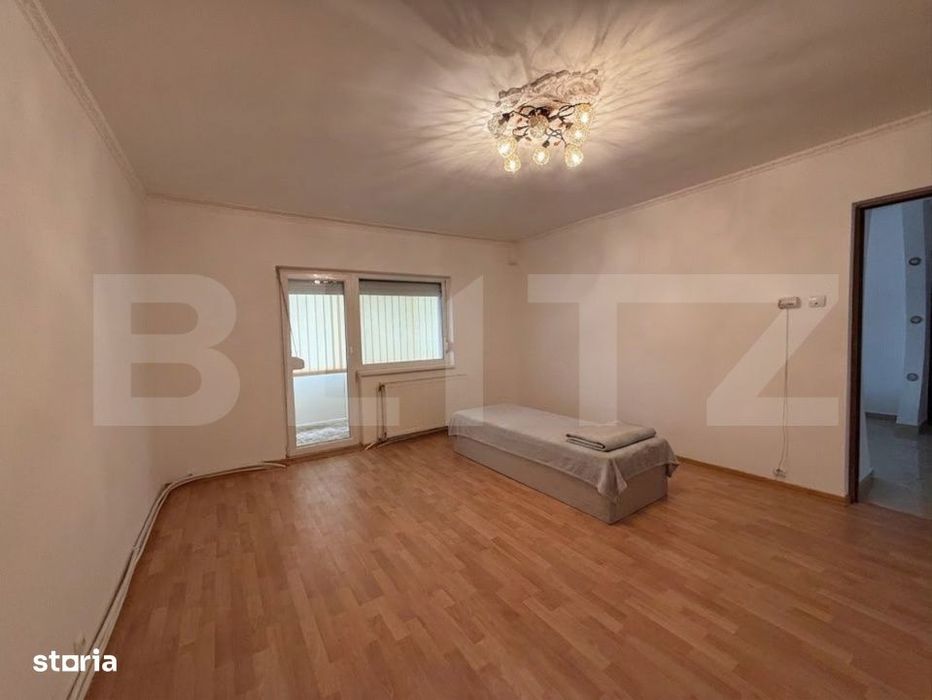 Apartament de vanzare, 68.5 mp, zona Micro 16