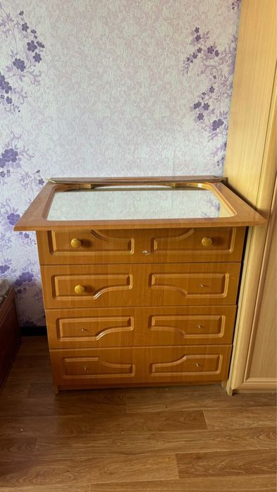 Шкаф и тумбочка срочно