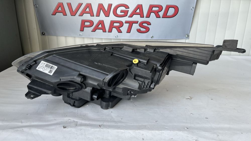 Десен фар Ford C-max 2 2016-