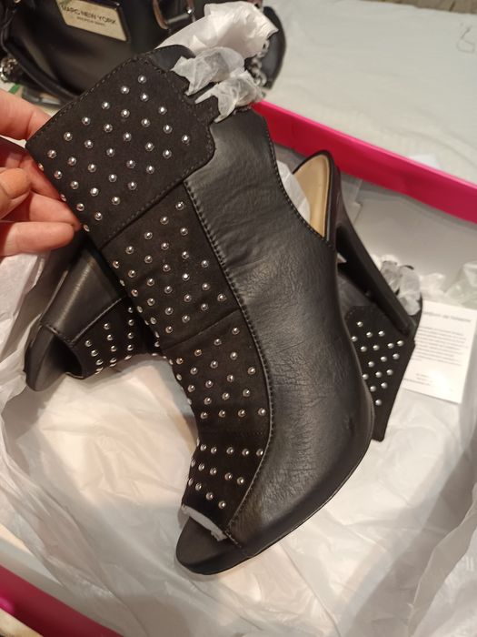 Pantofi gheata decupați marimea40 41