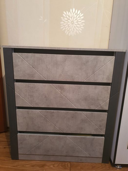 Продам комод в отличном состояний