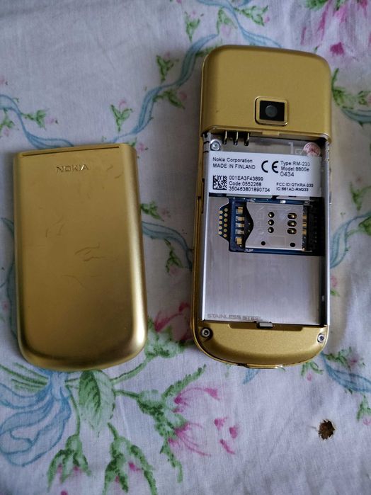 Nokia 8800  без зарядно